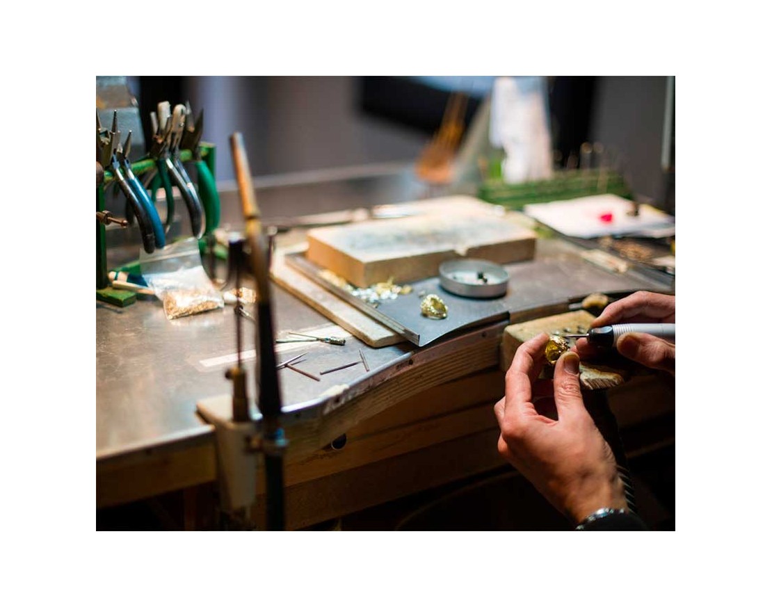 GAJA joyeria relojeria. Experiencia y Tradición: Más de 65 Años creando, reparando y restaurando joyas